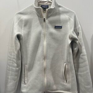 Patagonia women’s zip up jacket- cream